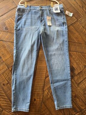 NWT  Curve Appeal Women's High-Rise Blue Jeans-Sz 16